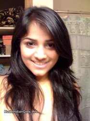 Beautiful Indian Girl Goes Nude Showing her Boobs & Pussy Pics