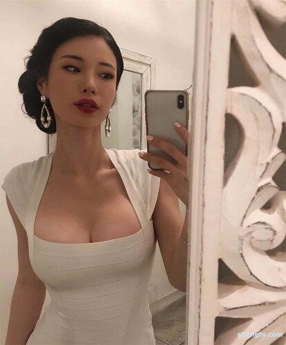 Emibabylee (Emily Lee) Fuite de sextapes nues d'un modèle Instagram asiatique