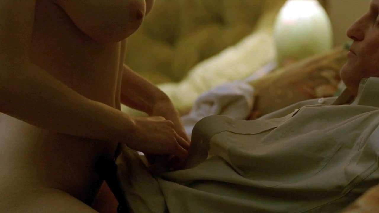 Alexandra-Daddario-topless-.jpg