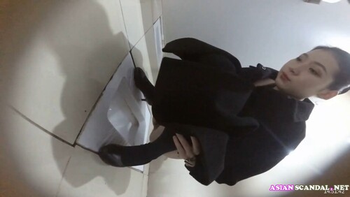 Chinese Lady In Toilet #88